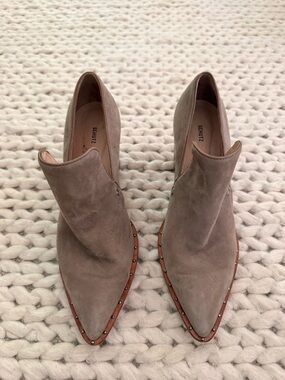 Schutz Krosbie Neutral Suede Block Heel Pointed Toe